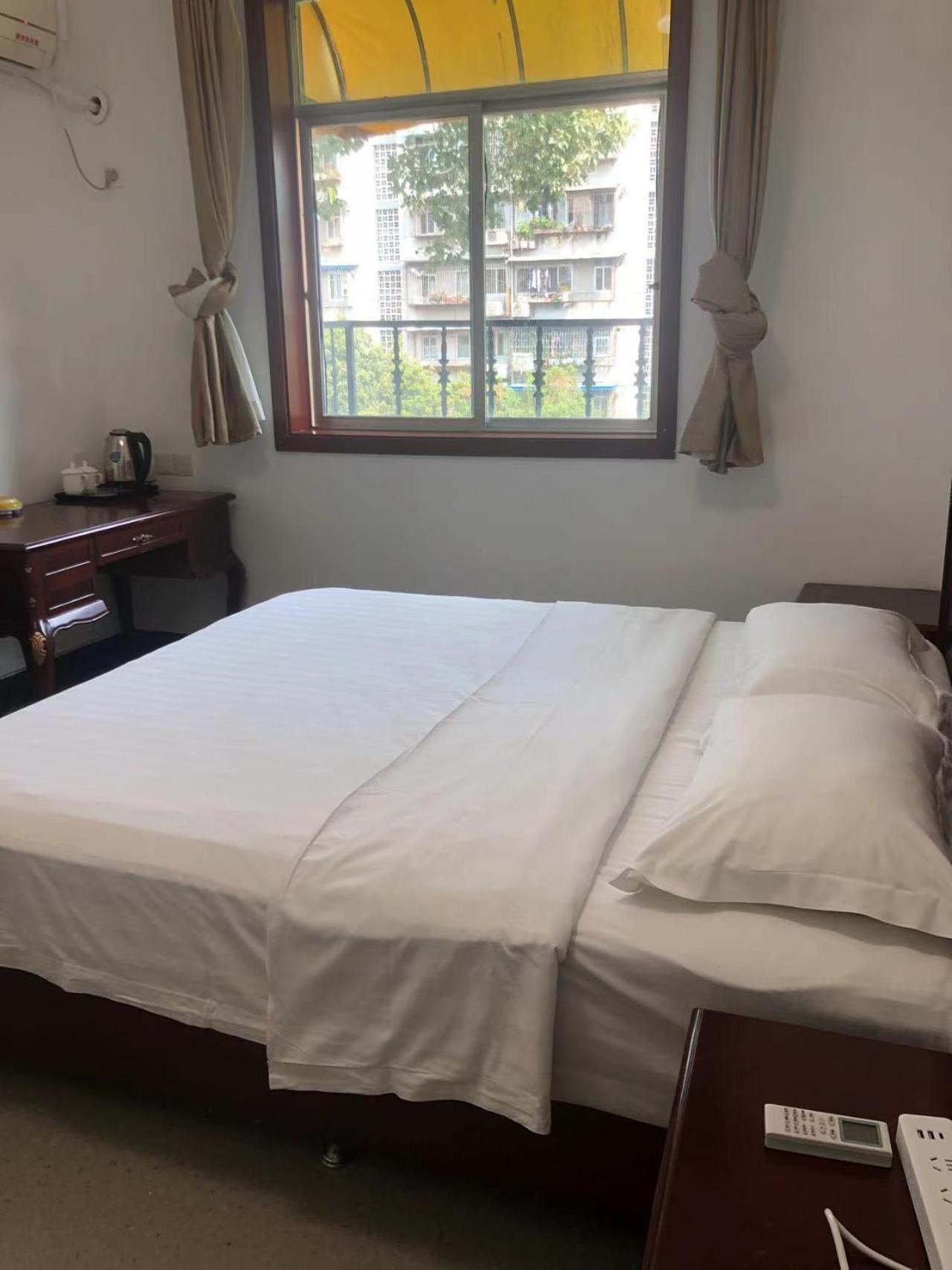 Chengdu Sichuan University Budget Hotel Buitenkant foto